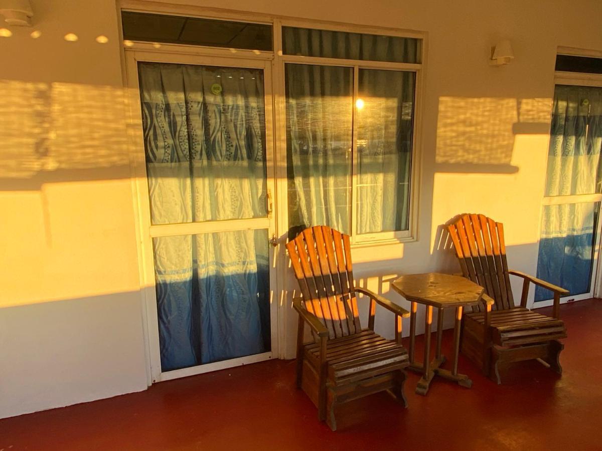 Asanka Surf House & Resturant Bed & Breakfast Midigama Exterior photo